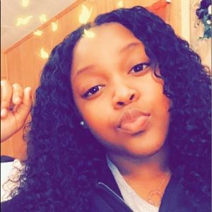 Meet your Posher, Decarla